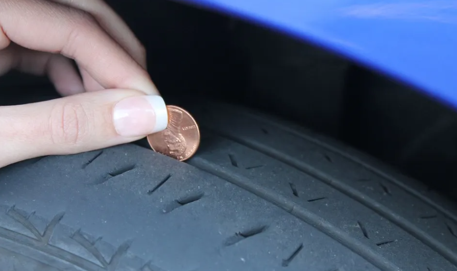 Introduction à un avenir plus sûr : le test officiel d’usure des pneus de voiture 2024